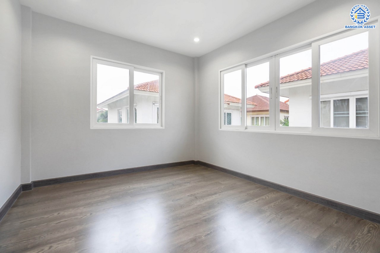 บ้านมือสองตกแต่งใหม่ ม.คาซ่าวิลล์ ราชพฤกษ์-รัตนาธิเบศร์2 แบรนด์ Q.House ต่อเติมครบพร้อมเข้าอยู่ เนื้อที่ 63 ตร.ว. ฟังก์ชันจัดเต็ม 3 ห้องนอน 4 ห้องน้ำ 1ห้องแม่บ้าน จอดรถได้ 2 คัน บนทำเลศักยภาพ ติดถนนราชพฤกษ์ และเพียง 10 นาทีถึงรถไฟฟ้า "สถานีบางรักน้อยท่าอิฐ"